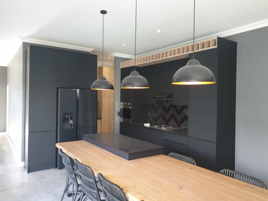  Bedroom Property for Sale in Sandown Western Cape